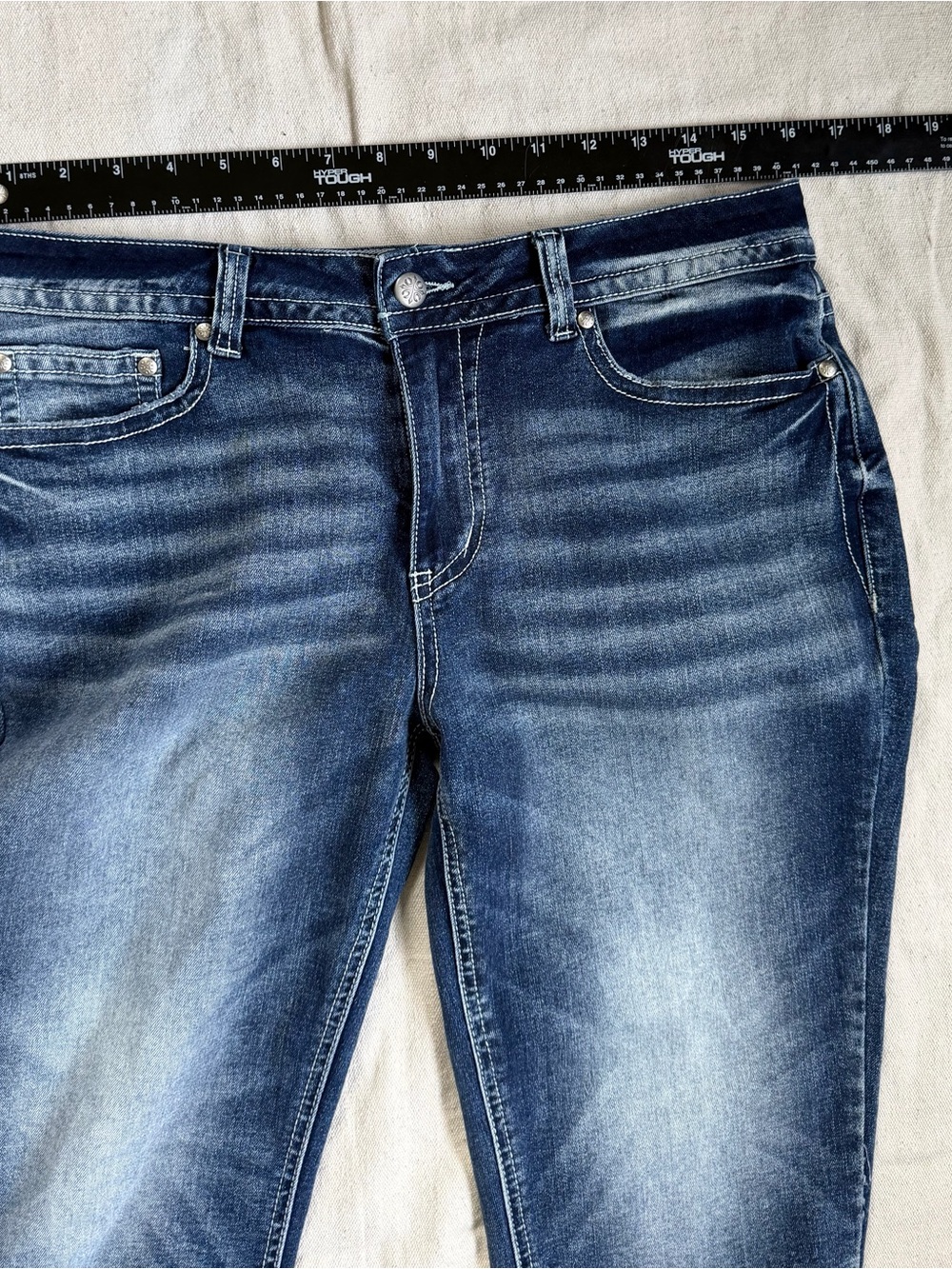 Dark Wash Distressed Whiskered Capri Jeans Comfort Stretch Western Boho Rock L - Picture 10 of 11